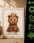 Glow Dreams Krafttier Bär – personalisiertes Leuchtbild für Kinder mit Bär, Name und sanft leuchtendem Nachtbegleiter im Holzrahmen