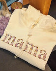 Personalisierter Hoodie bestickt für Mama's mit Blumen Design