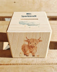 personalisierte quadratische holzspardose mit bauernhof Motiven und Namen