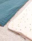 baby-musselin-nuscheli-weiss-mit-goldpunkten-und-aqua-personalisierbar-mit-namen