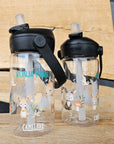 camelbak trinklflashe clear in der Hand eines süssen mädchen mit waldtieren und Namen personalisiert