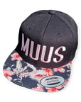 Mädchen Cap Flexfit mit Muster und dem Wort MUUS caps snapback und farbigem Schild mit muus motiv gestickt in rosa