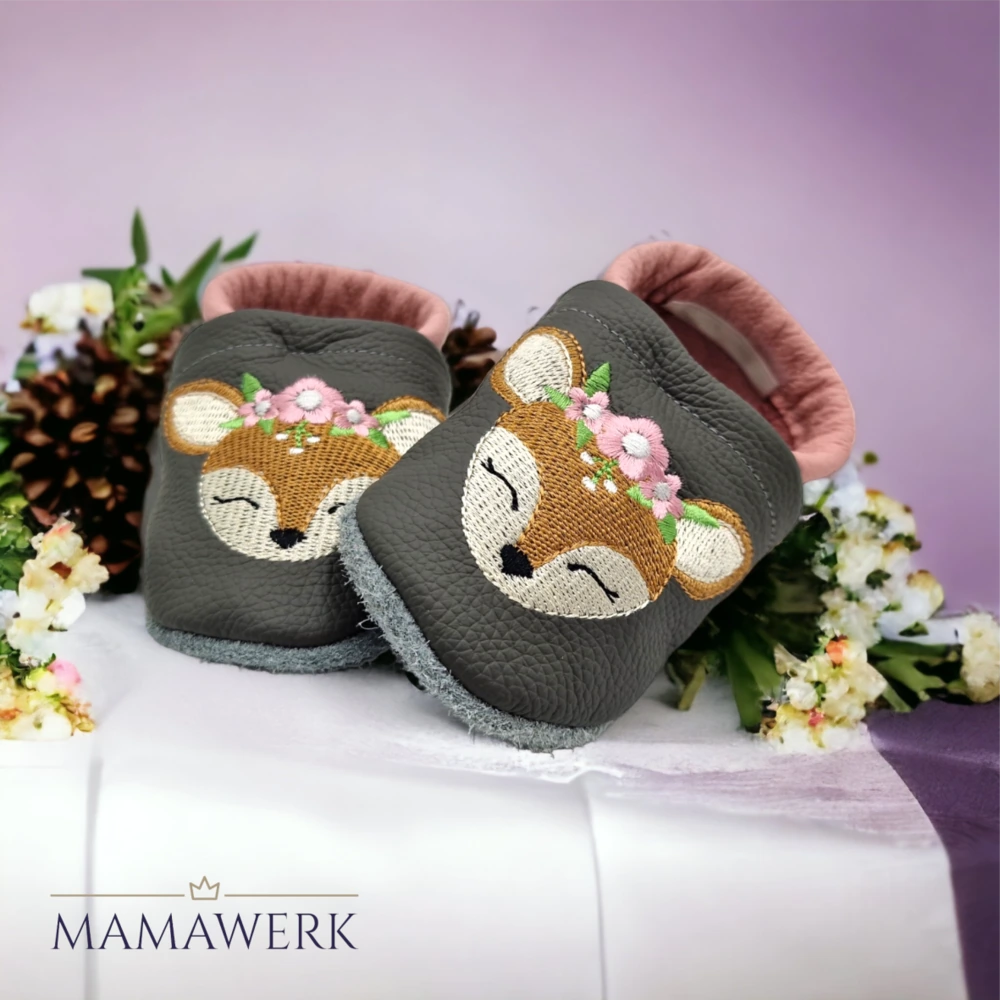 Personalisierbare Schuhe, Socken und Lederfinken für Babies, Kleinkinder und Kinder.