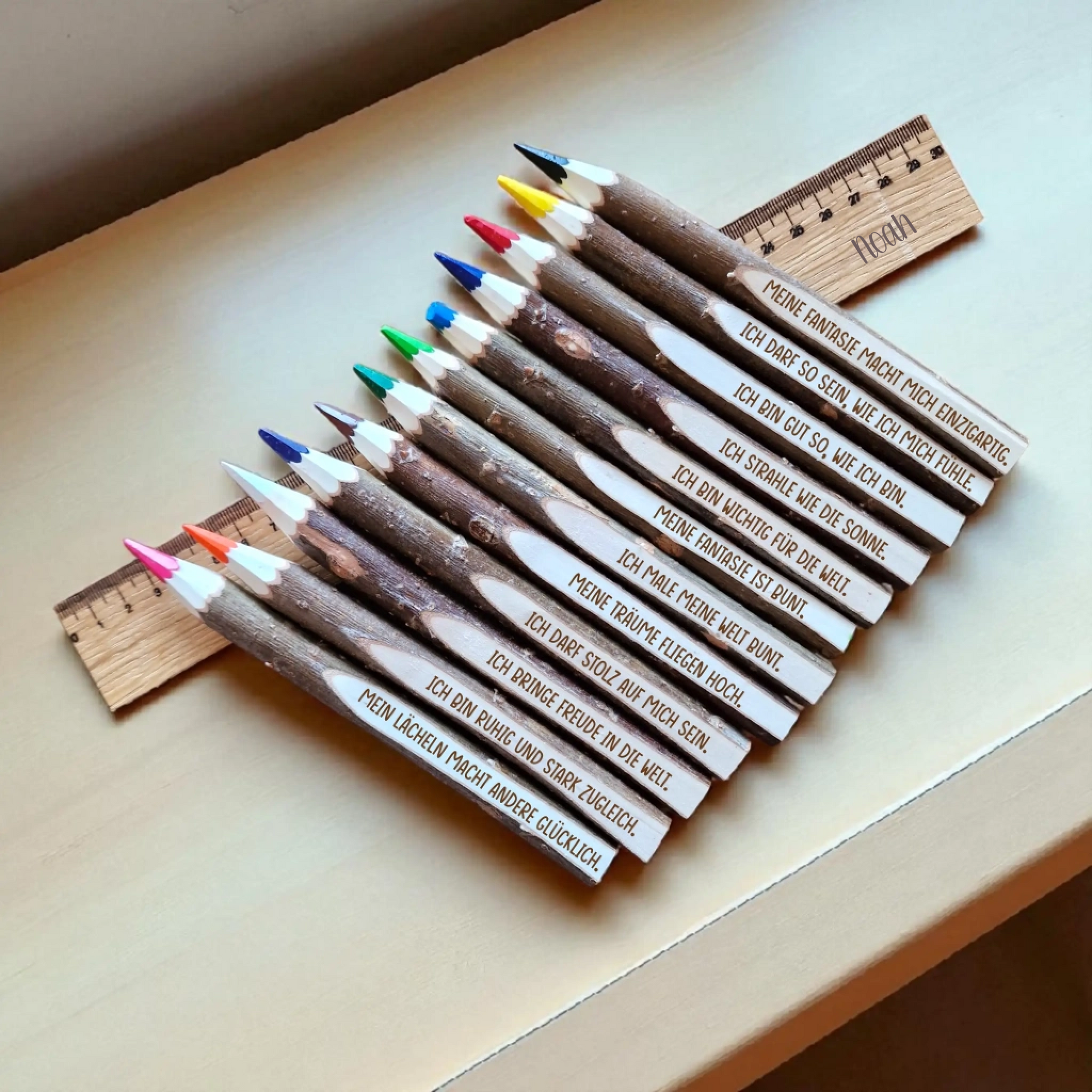12er set holz buntstifte mit rinde und affirmationen personalisiert