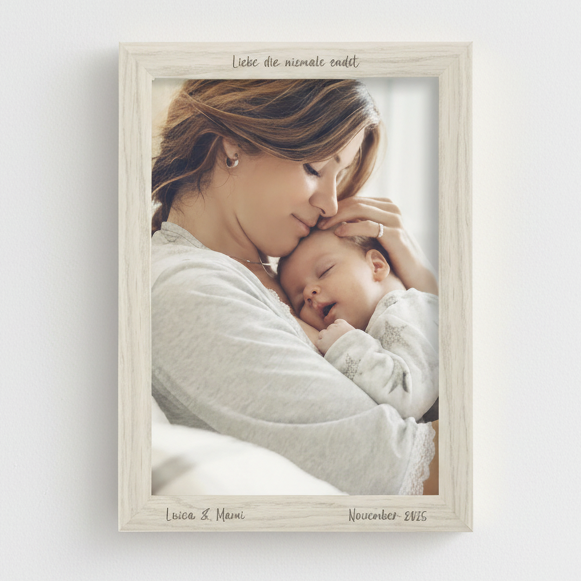 wunderschöner bilderrahmen personalisiert und mit Fotodruck auf Glas mit Mama und Baby