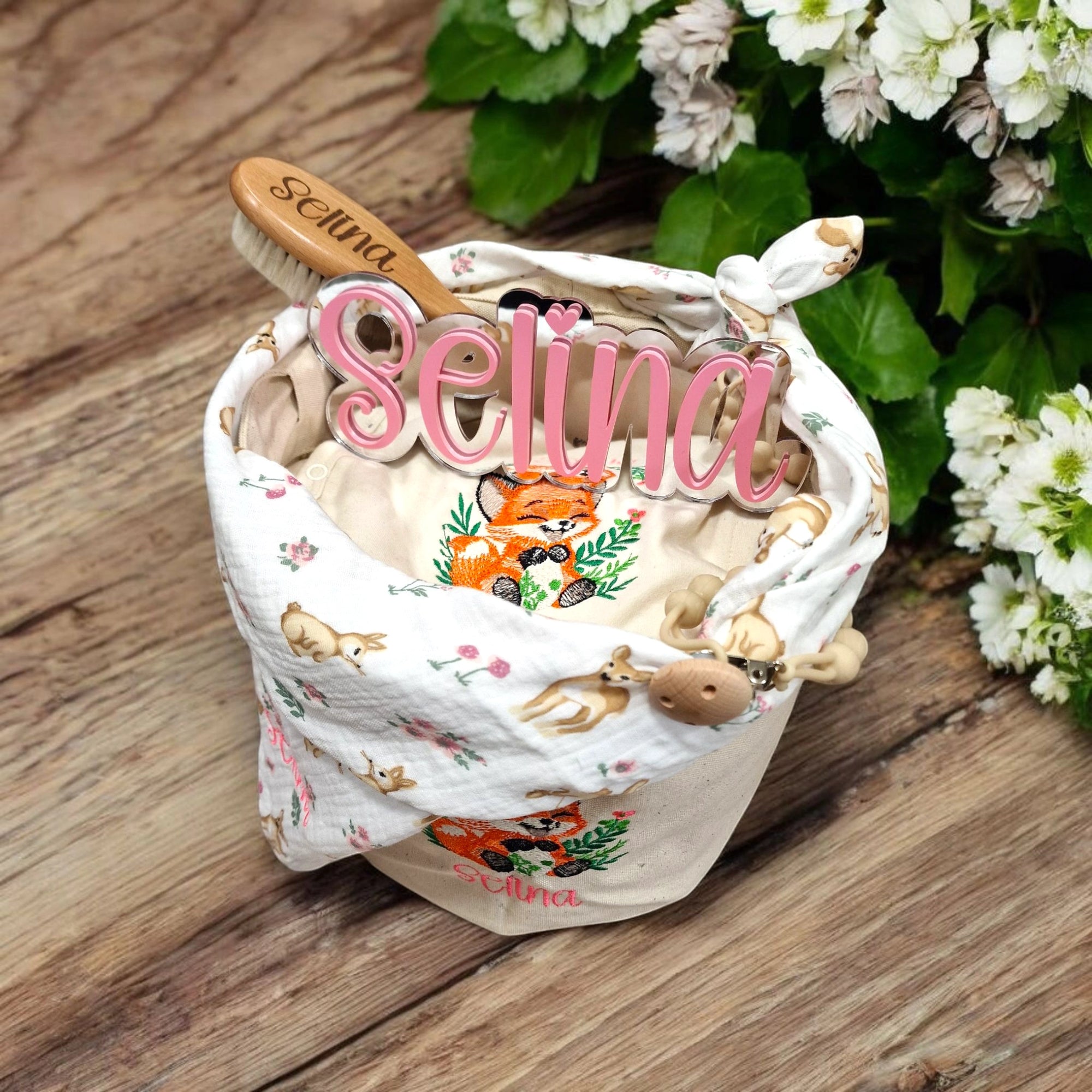wunderschönes fuchs mädchen geschenkset für babys mit vielen süssen personalisierten Artikeln wie haarbürste, nuschi und vielem mehr