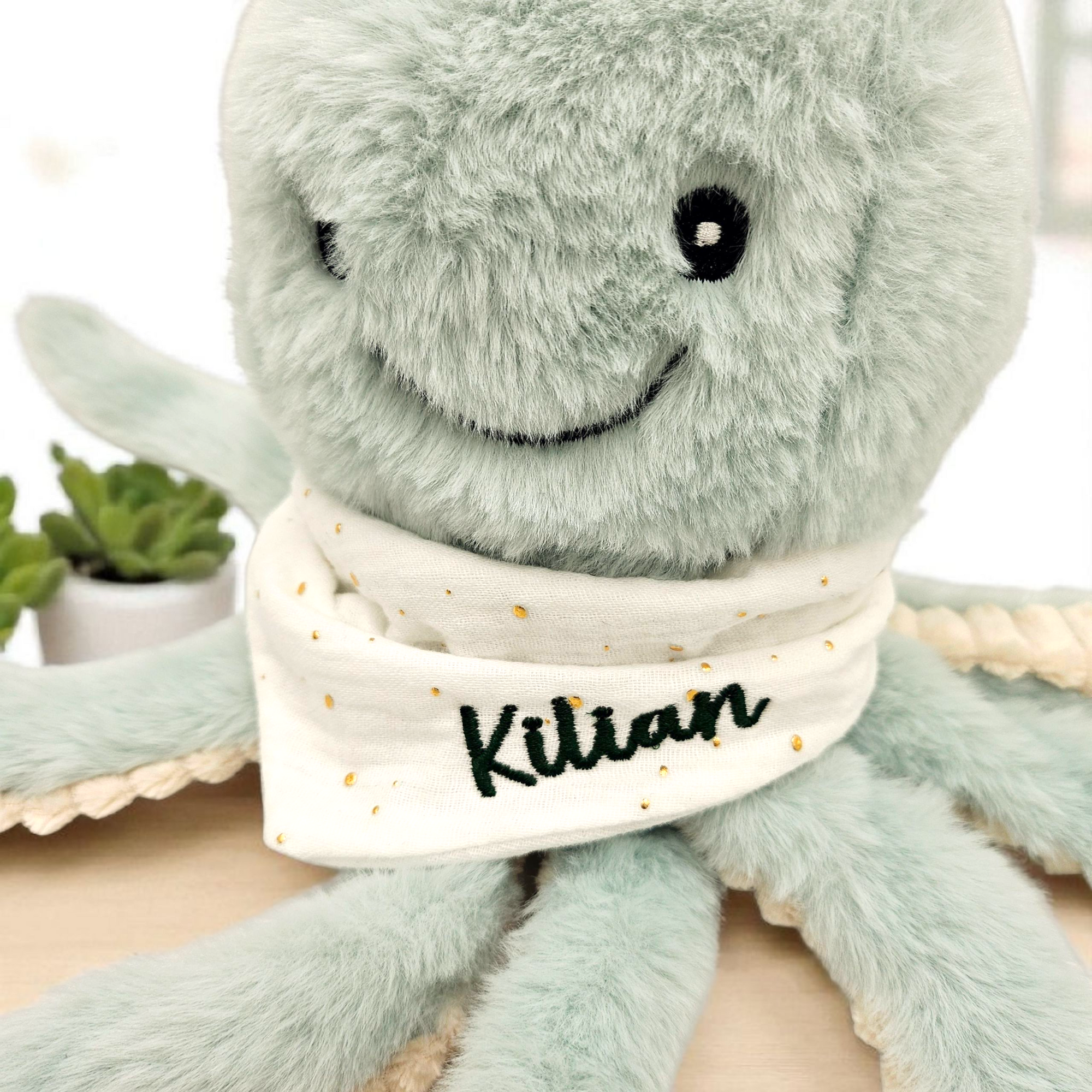 Oktopus-Kuscheltier Mike mit personalisiertem Halstuch