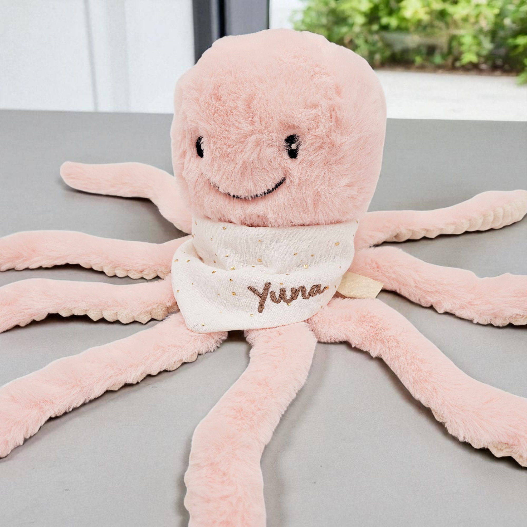 Oktopus-Kuscheltier Anna mit personalisiertem Halstuch