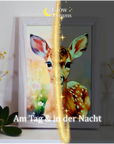 Personalisiertes Reh Traumbild im Bilderrahmen mit Name – Glow Dreams leuchtet im Dunkeln für Kinderzimmer