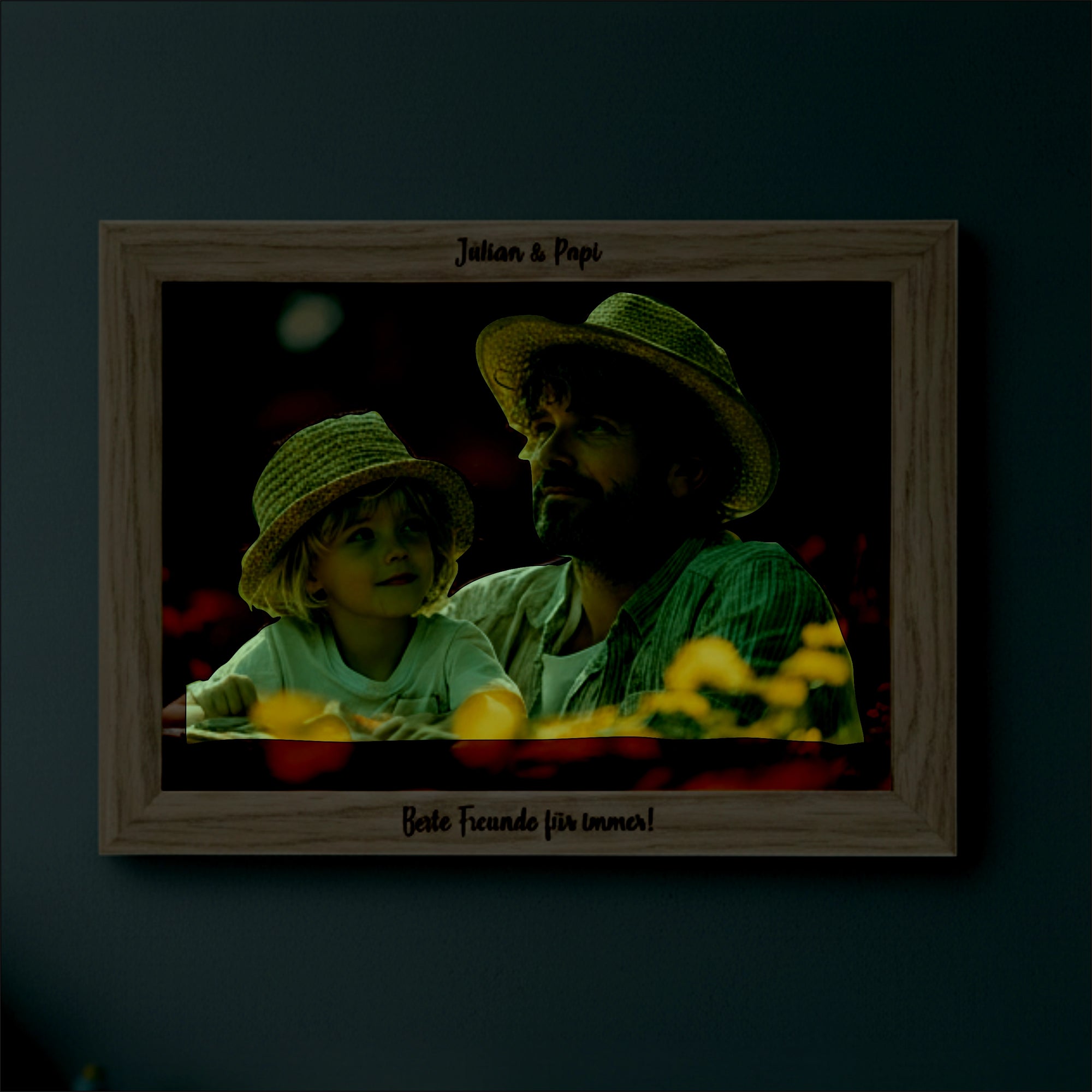 Glow Bild im Bilderrahmen mit Foto-Upload – dein Bild leuchtet im Dunkeln