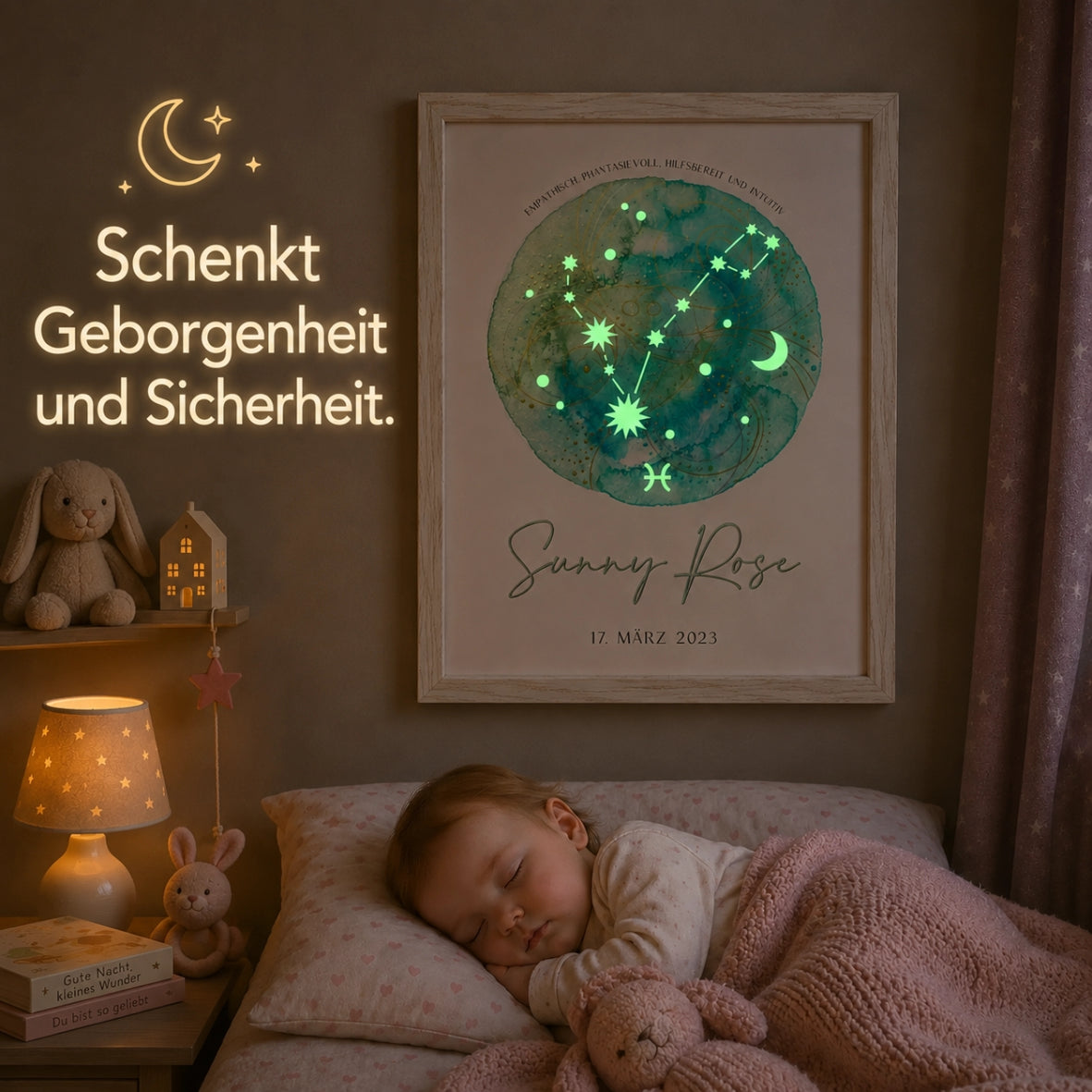 personalisierter glow dreams sternzeichen bilderrahmen im kinderzimmer mit schlafendem kind und kraftfarbe aquarellkreis fische