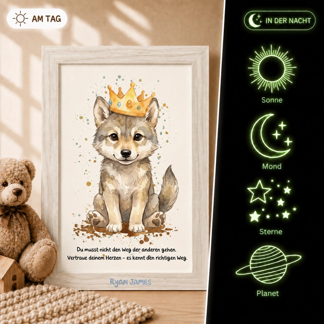 Glow Dreams Krafttier Wolf – personalisiertes Leuchtbild für Kinder mit Wolf, Name und sanft leuchtendem Nachtbegleiter im Holzrahmen