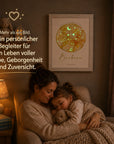 personalisierter glow dreams sternzeichen bilderrahmen mit kraftfarbe aquarellkreis im kinderzimmer bei nacht mutter und kind