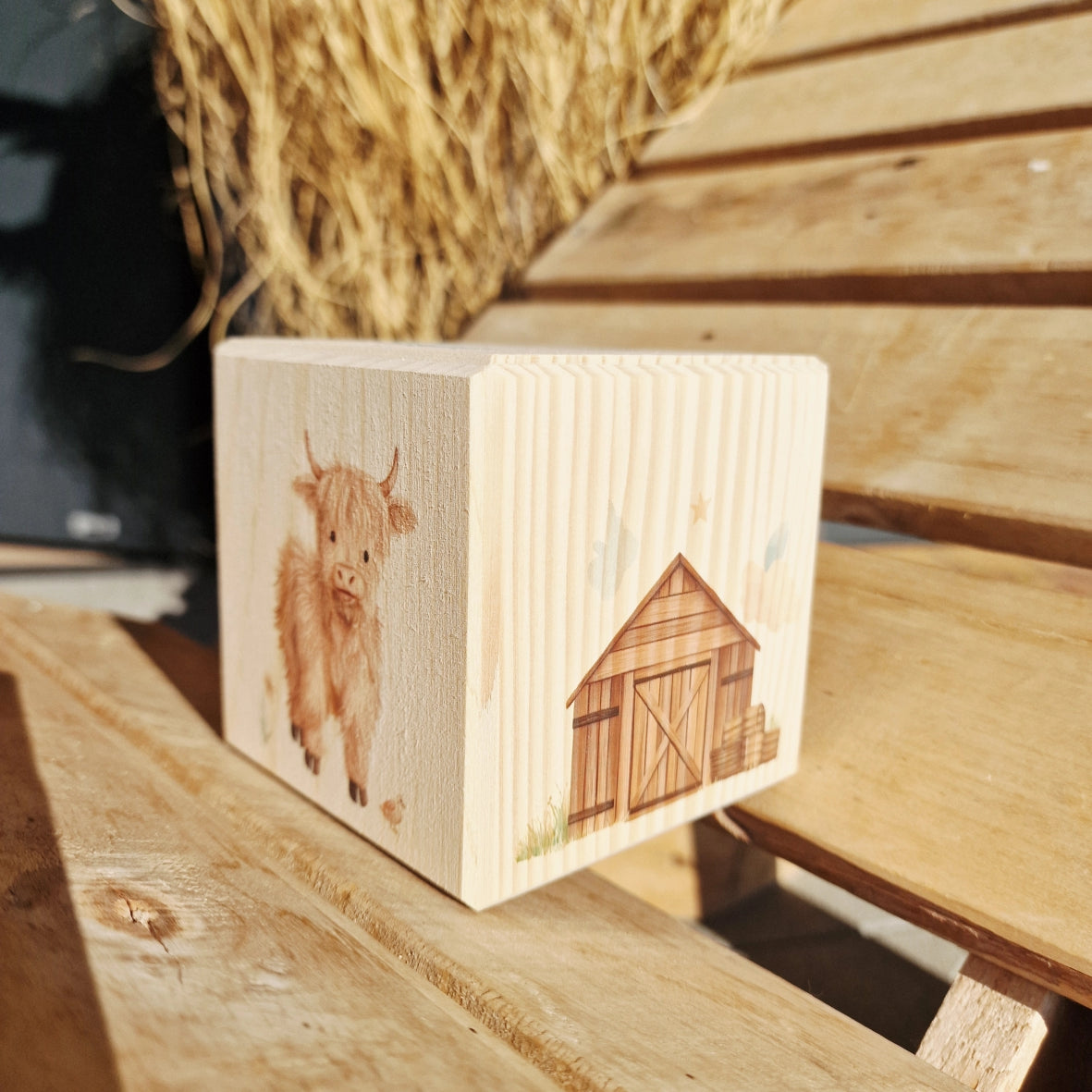 quadratische holz spardose in würfel form und schönen bauernhof Motiven bedruckt auf Wunsch personalisierbar mit Namen