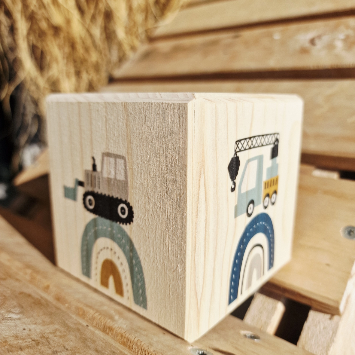 holzwürfel spardose mit fahrzeug und regenbogen motiven bedruckt personalisierbar mit Namen