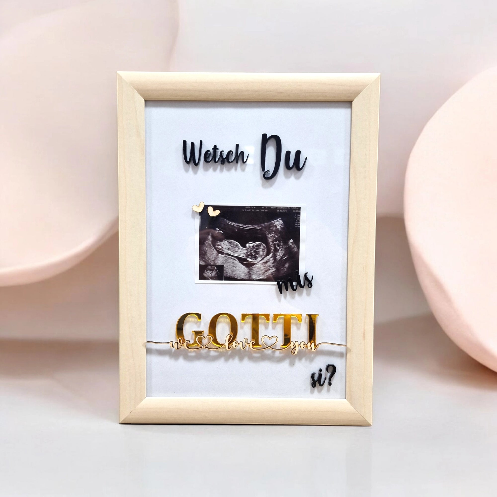 Bilderrahmen mit Untraschallbild und Schriftzug “Wetsch du mis Gotti si?“ als Geschenk für zukünftige Gottis.