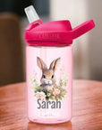 pinke camelbak mit passendem strohhalm aufsatz personalisiert mit namen und einem süssem bohohase motiv
