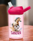 pinke camelbak mit passendem strohhalm aufsatz personalisiert mit namen und einem süssem pferdemotiv