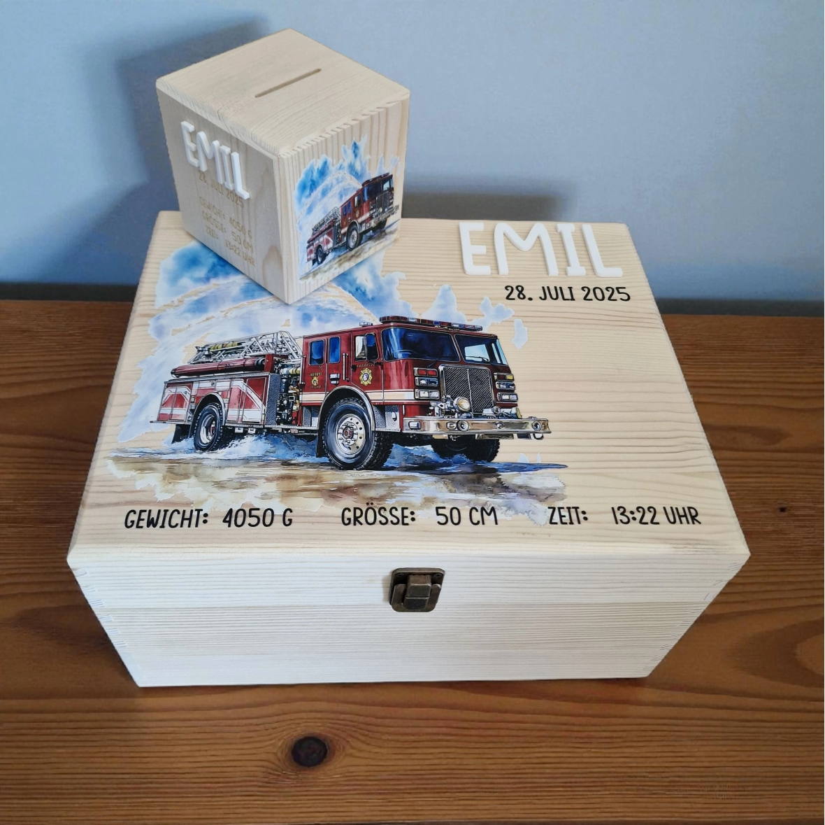 kleine erinnerungsksite mit Spardose im Feuerwehr design mit Geburtsdaten
