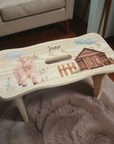 wunderschöne holzschemel aus fichtenholz mit bauernhof Motiven und namen personalisiert
