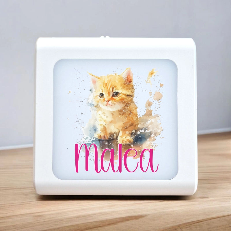 hübsches Steckdosen Nachtlicht mit Katzen Motiv personalierbar mit Namen